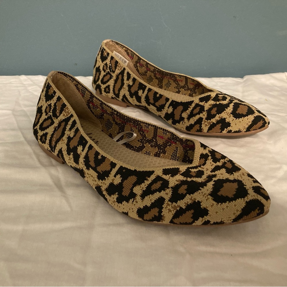 Skechers Brown and Black Loafers with Classic Leopard Print